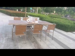 Mesa de comedor y sillas de madera poli al aire libre
